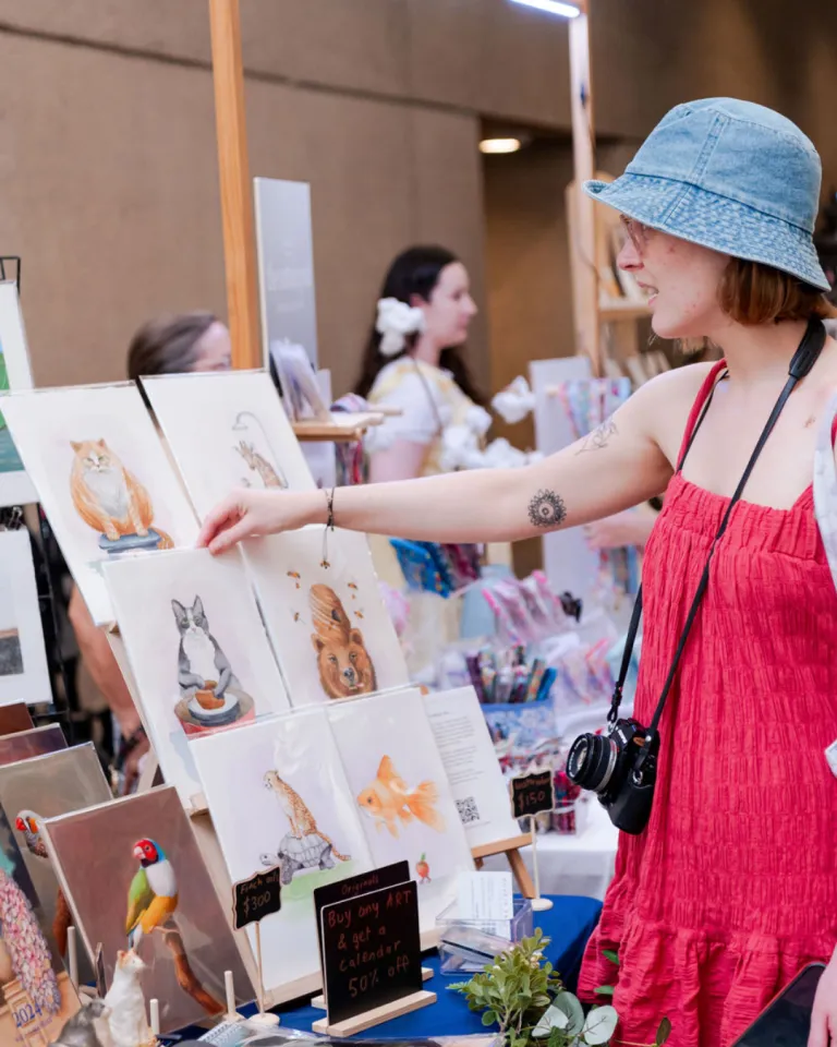 Deck The Walls Art Market